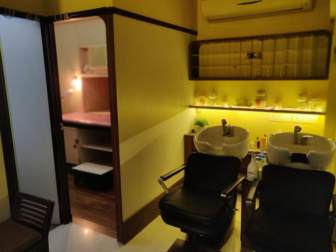 Shop for Sale in Off Hill Road Mumbai