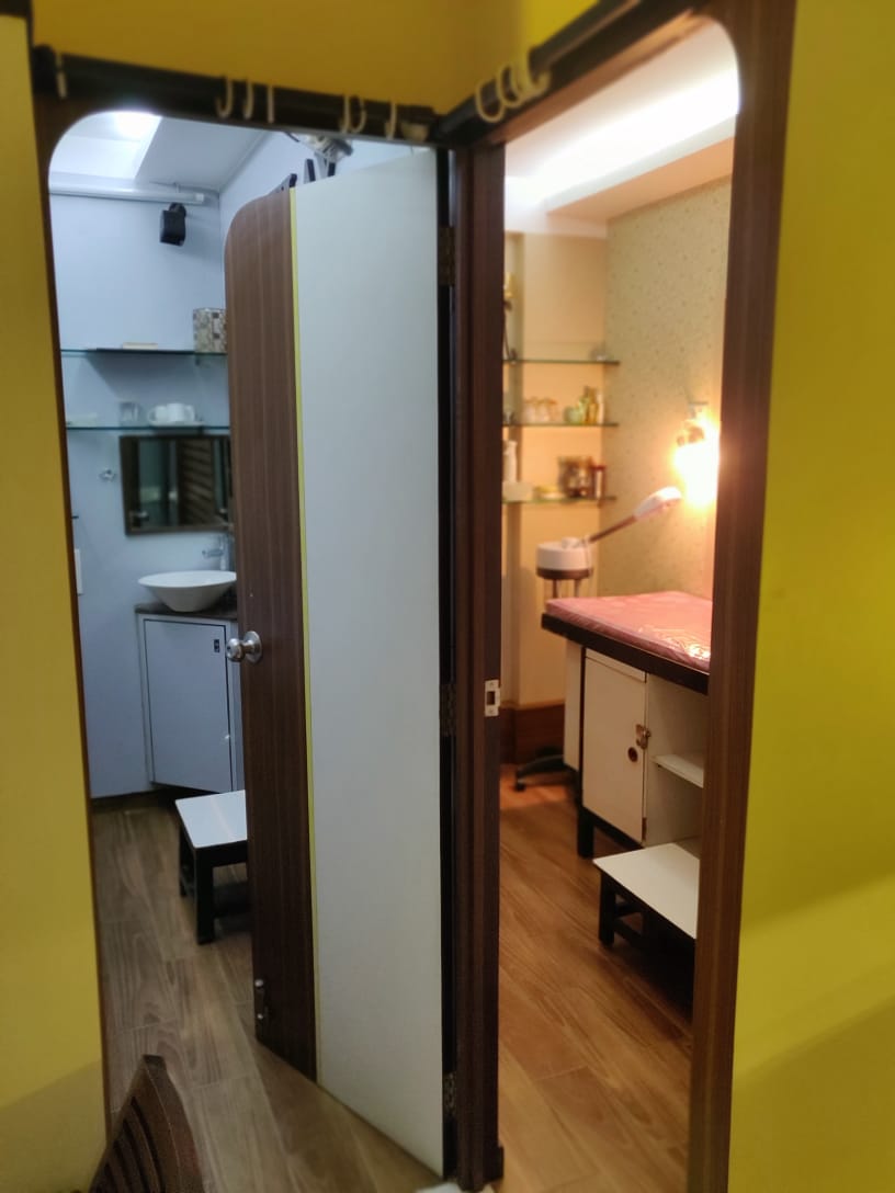 Shop for Sale in Off Hill Road Mumbai