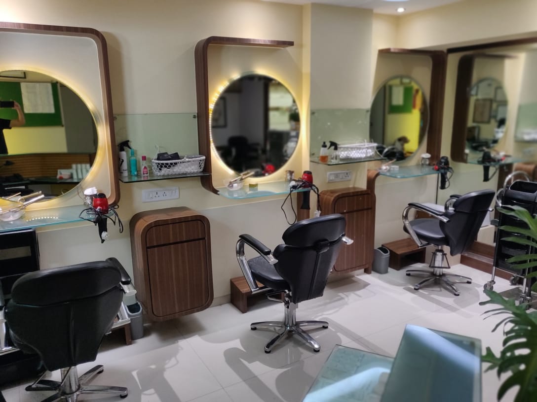 Shop for Sale in Off Hill Road Mumbai