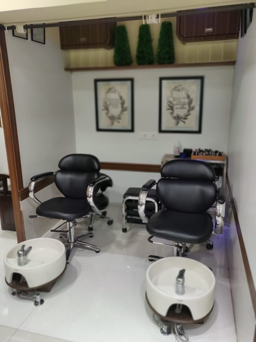 Shop for Sale in Off Hill Road Mumbai