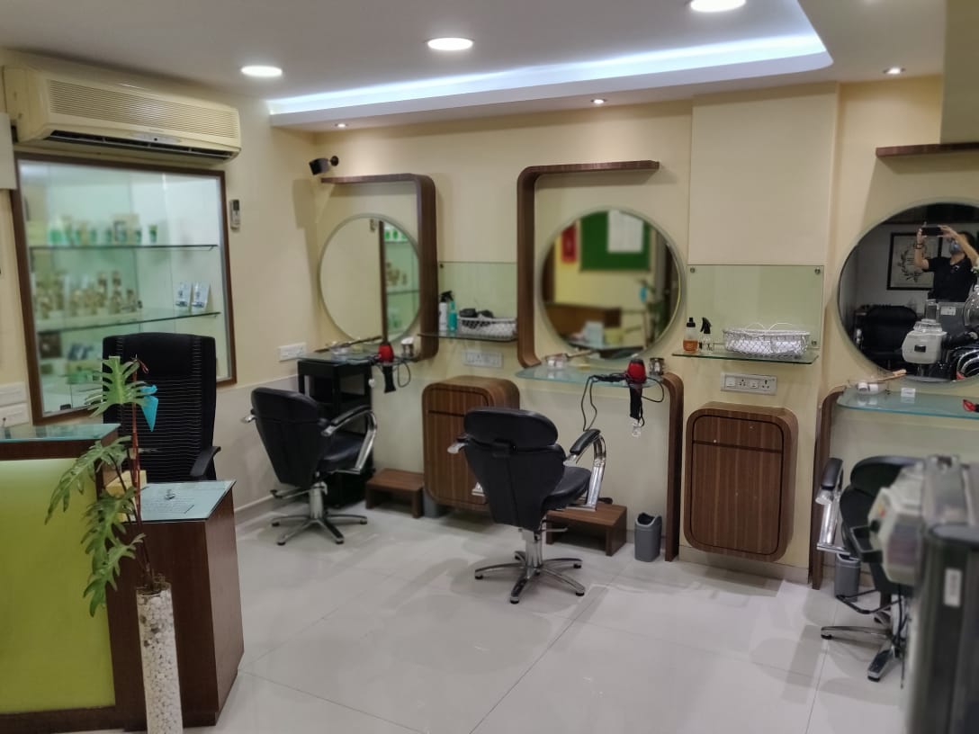 Shop for Sale in Off Hill Road Mumbai