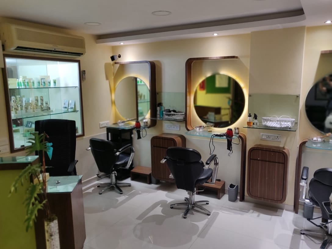 Shop for Sale in Off Hill Road Mumbai
