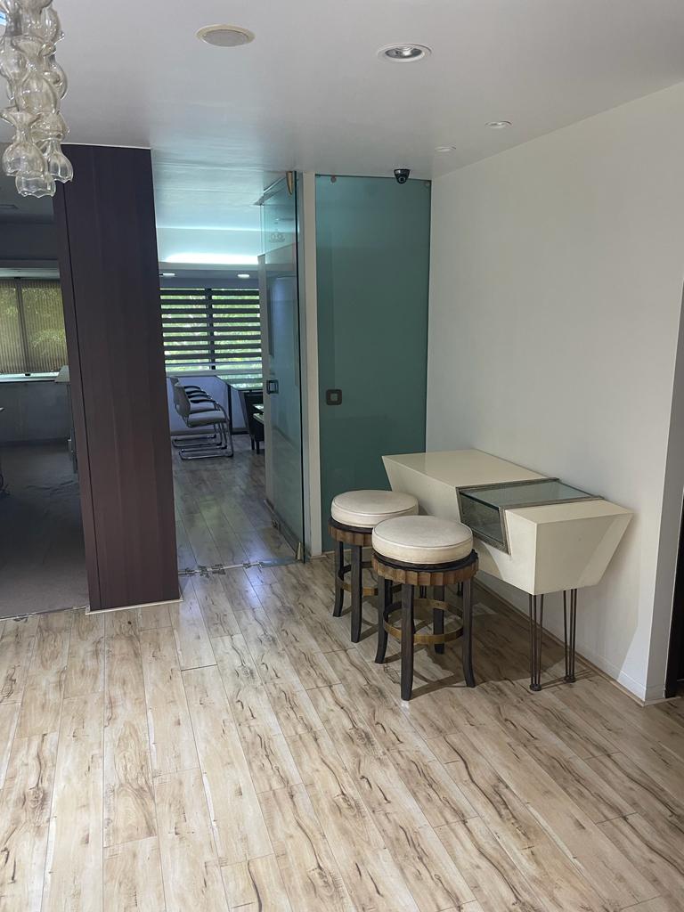 Office for Rent in Off Turner  Road Mumbai