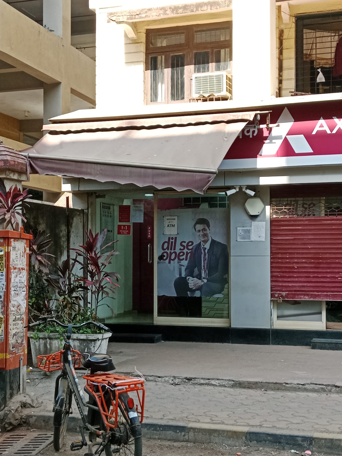 Showroom for Rent in Khar West Mumbai