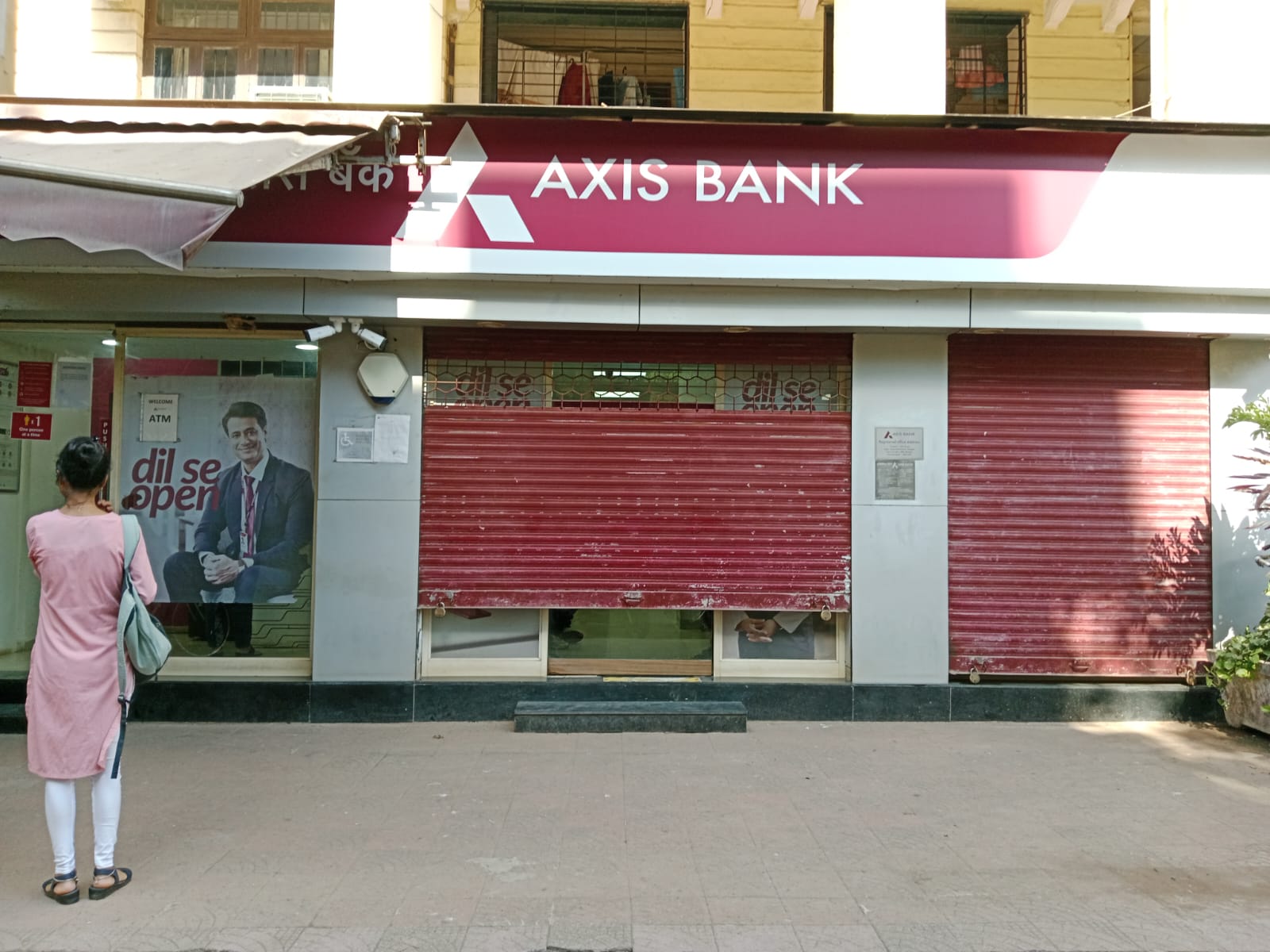 Showroom for Rent in Khar West Mumbai