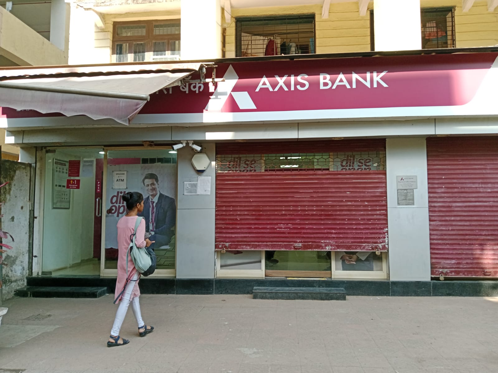 Showroom for Rent in Khar West Mumbai