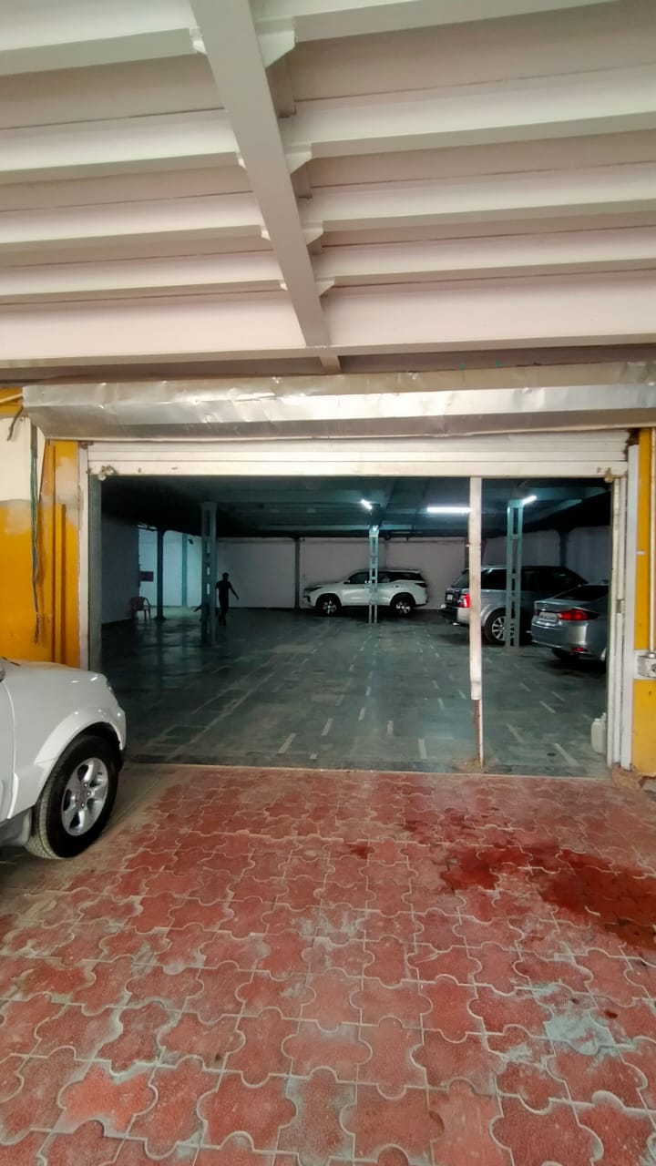 Showroom for Rent in Santacruz West Mumbai