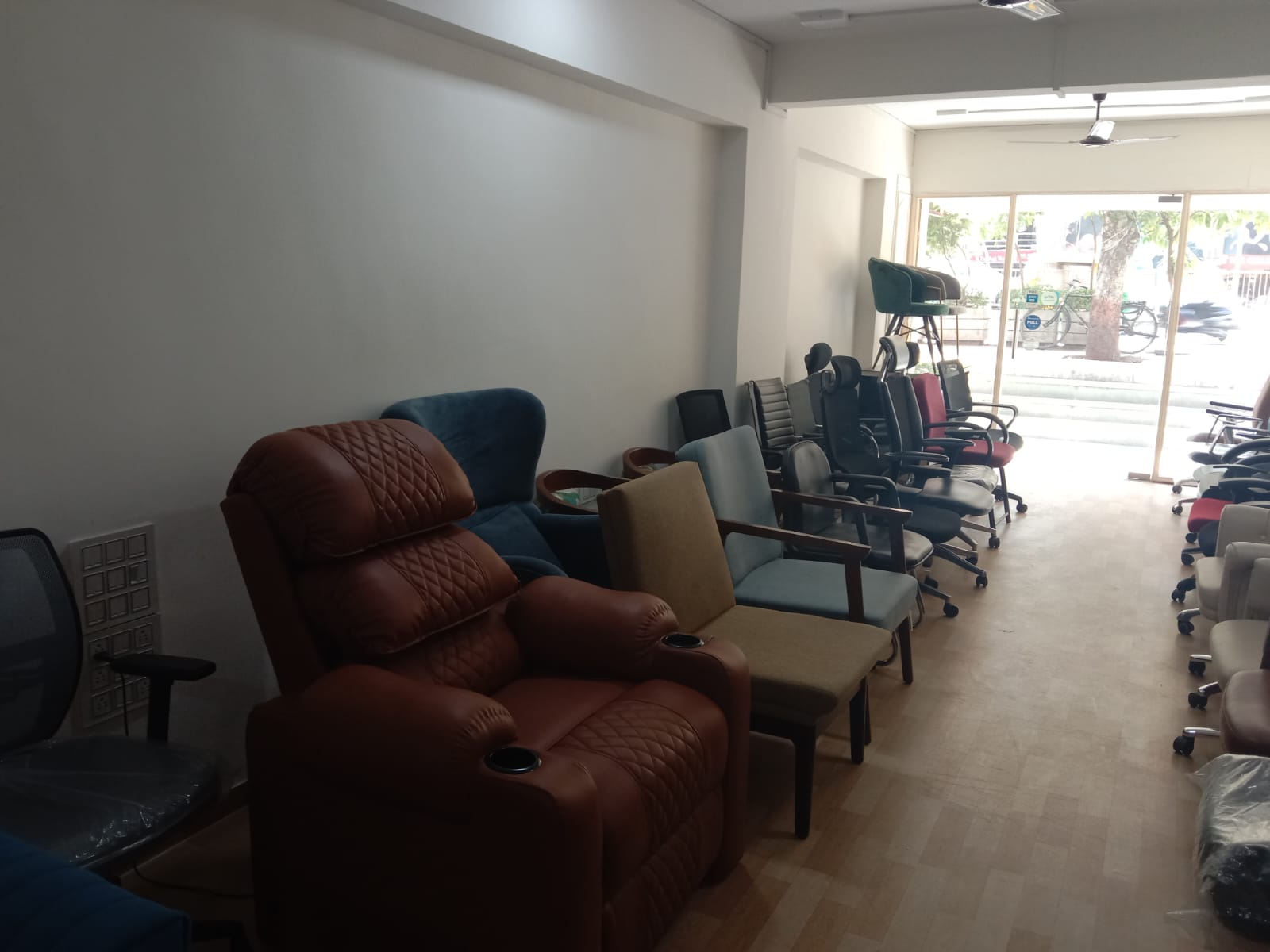 Showroom for Rent in C G Road Ahmedabad