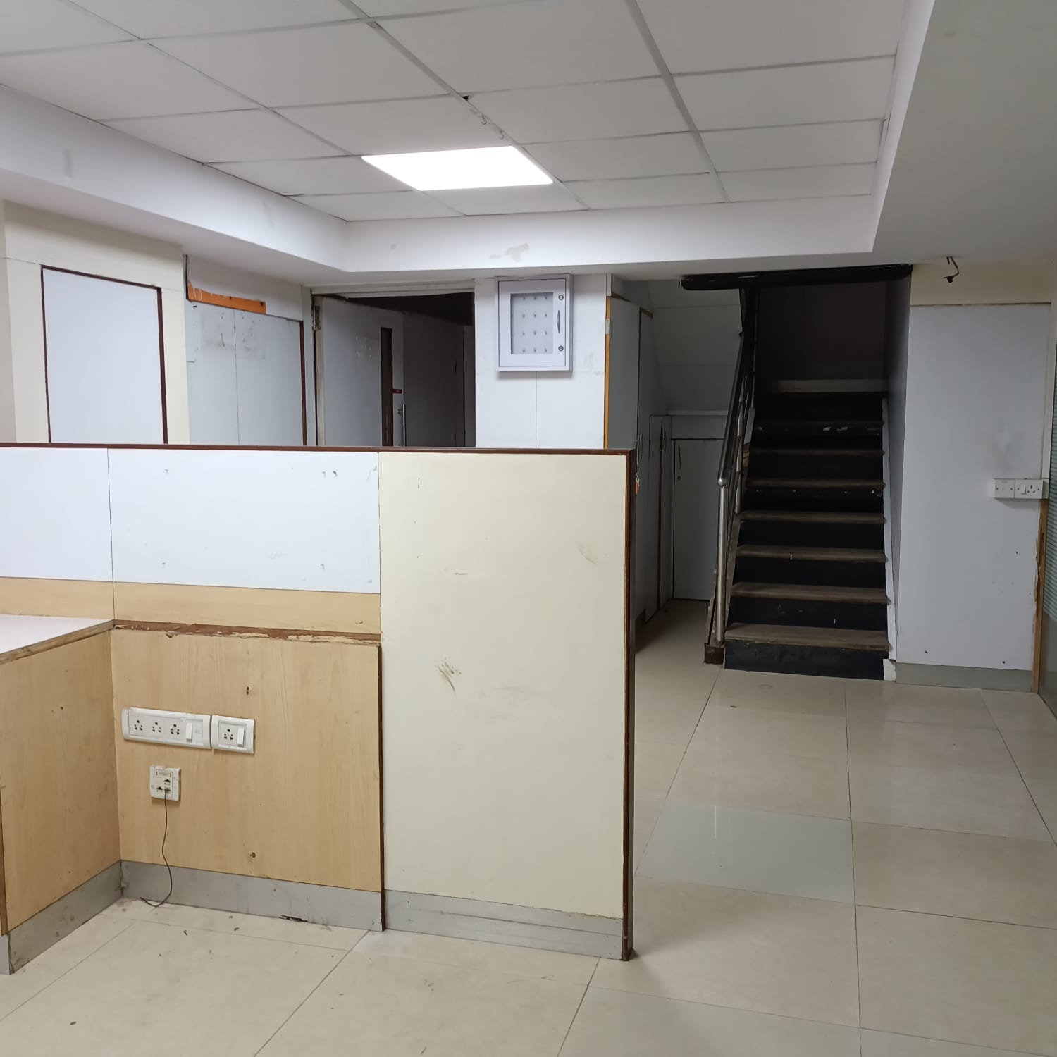 Showroom for Rent in S B Marg Mumbai