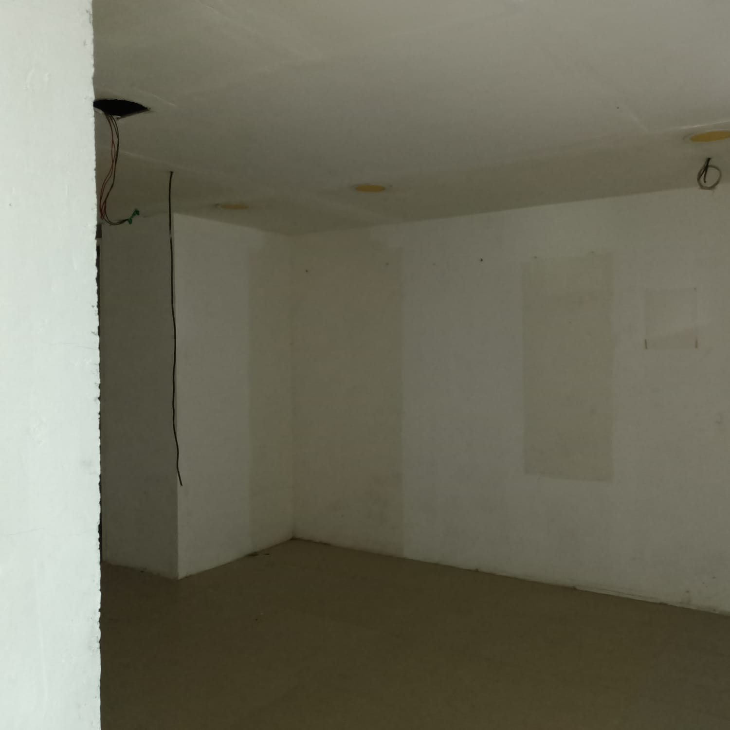 Showroom for Rent in S B Marg Mumbai