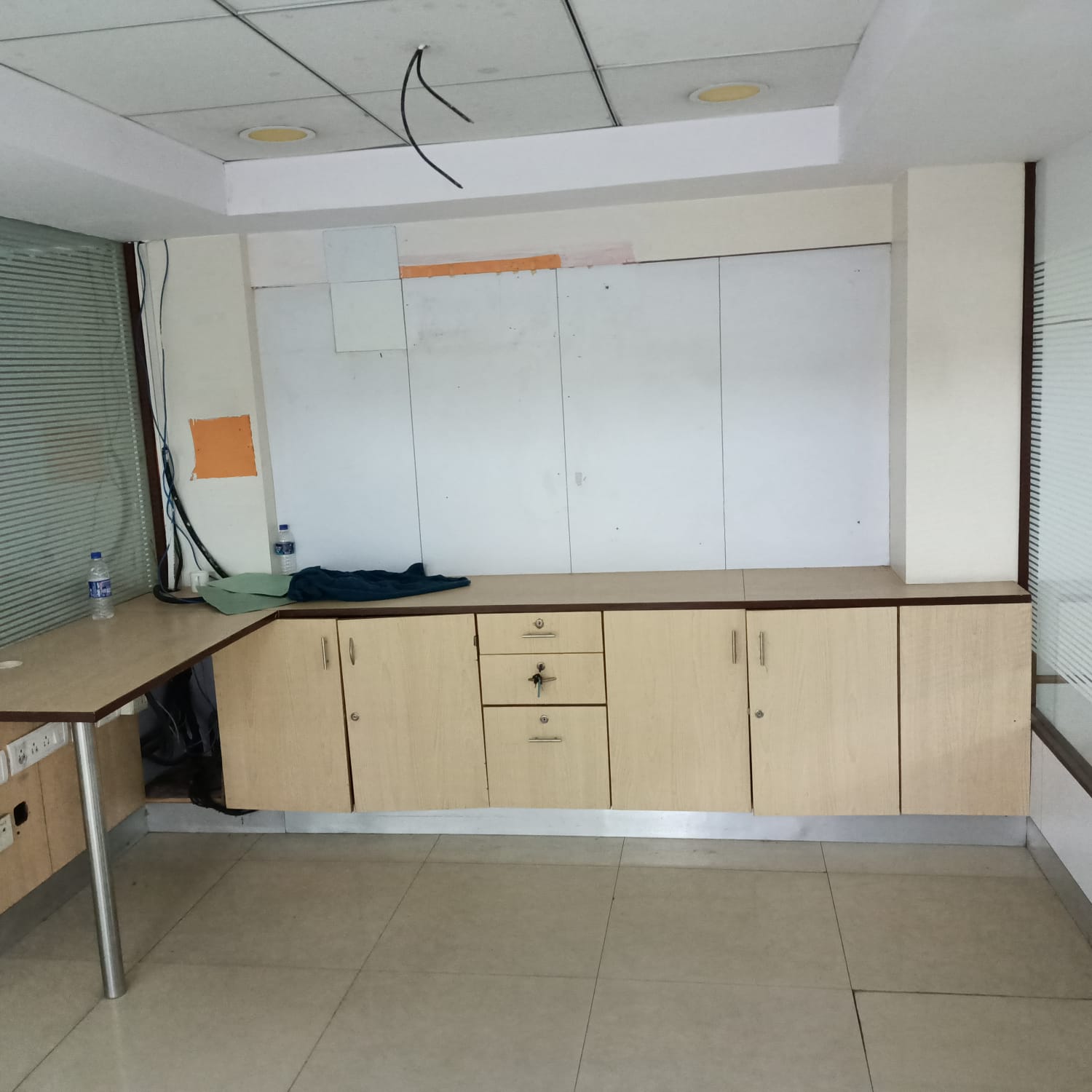 Showroom for Rent in S B Marg Mumbai