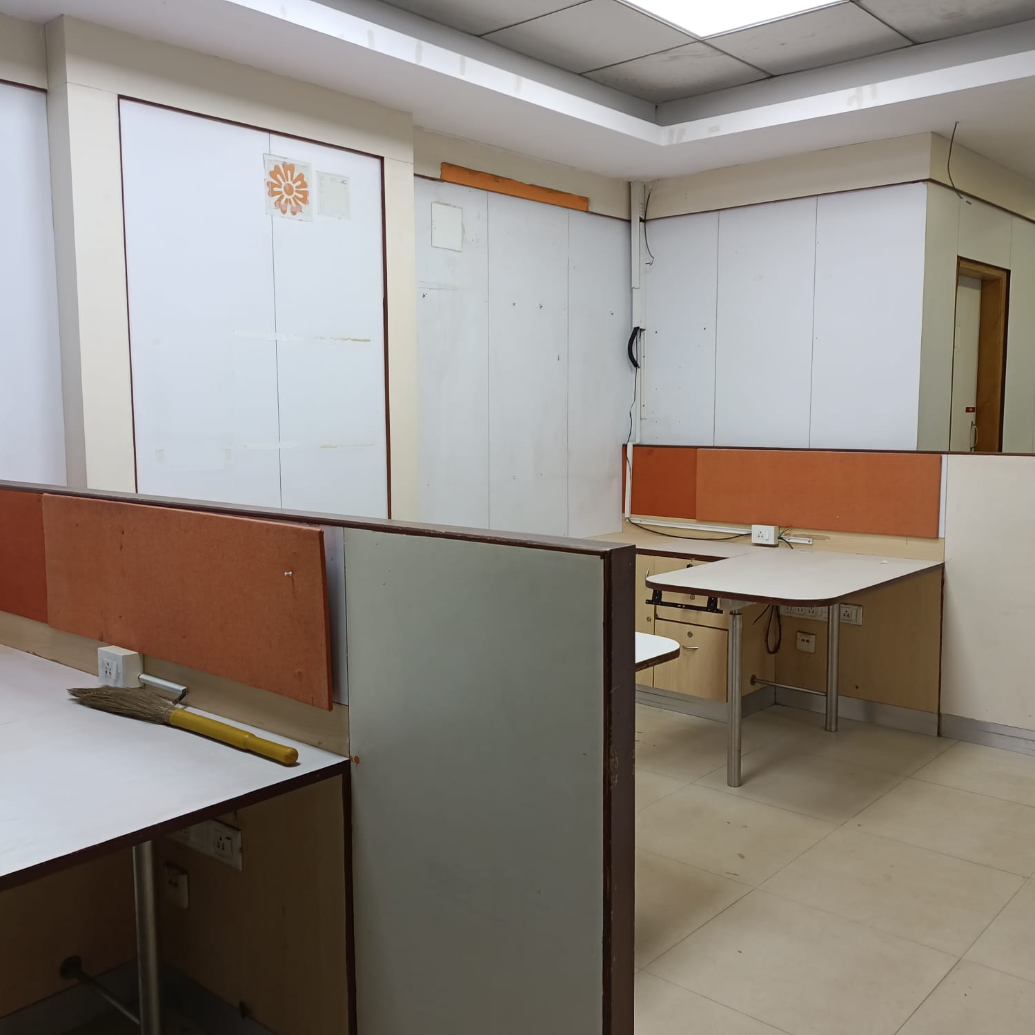 Showroom for Rent in S B Marg Mumbai