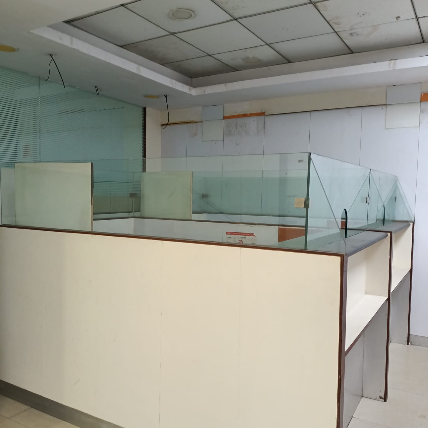 Showroom for Rent in S B Marg Mumbai