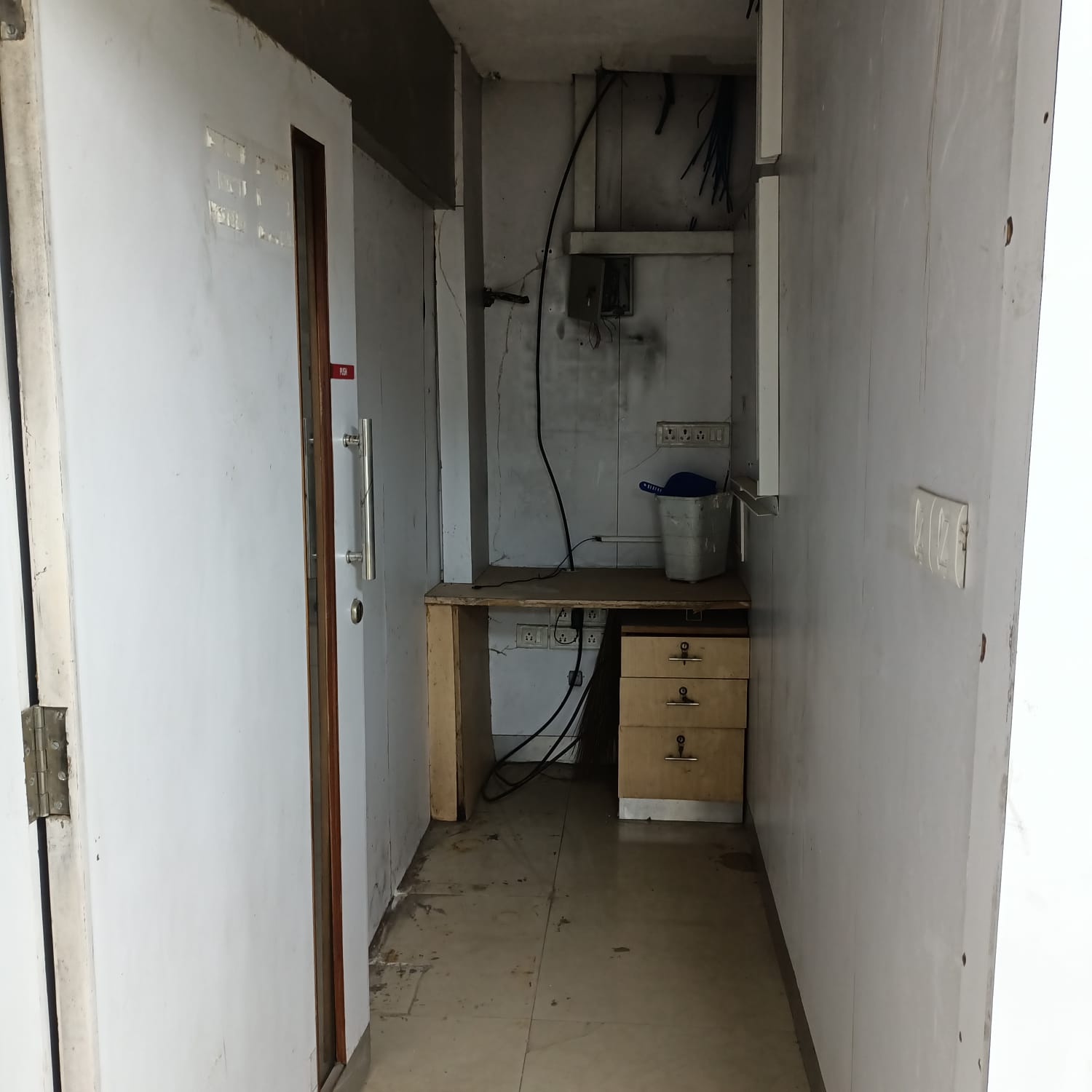 Showroom for Rent in S B Marg Mumbai