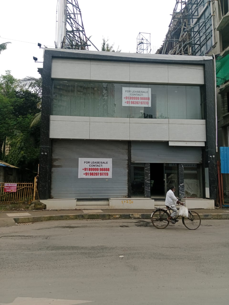 Showroom for Sale in S V Road Mumbai