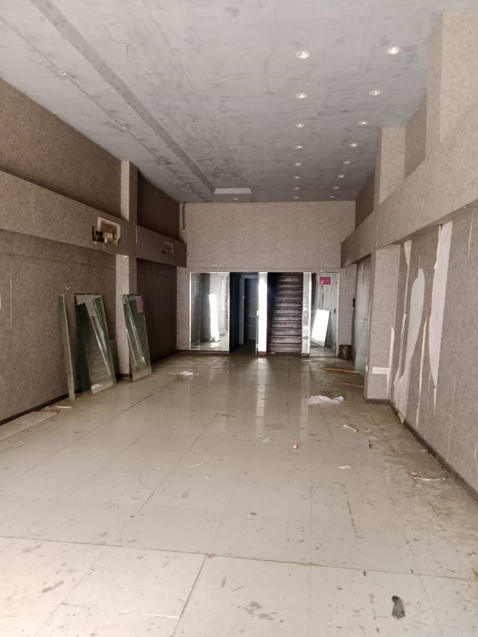 Showroom for Rent in S V Road Mumbai