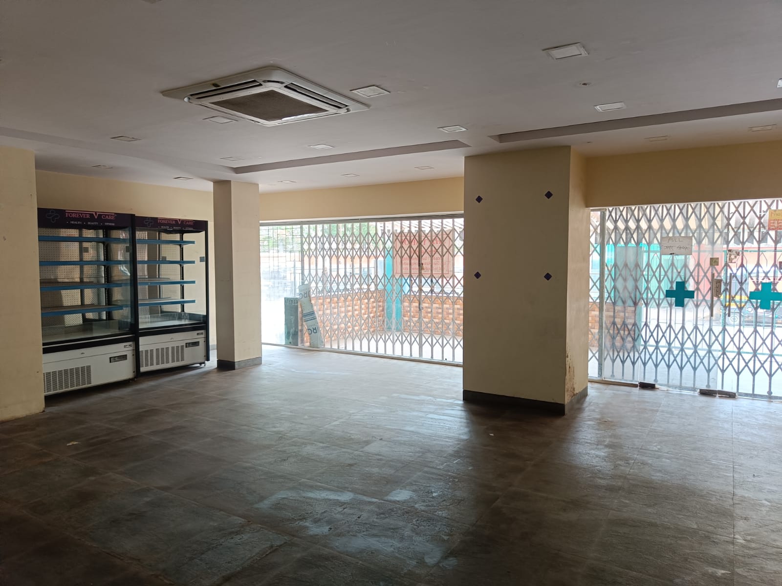Showroom for Rent in North Avenue Road Mumbai