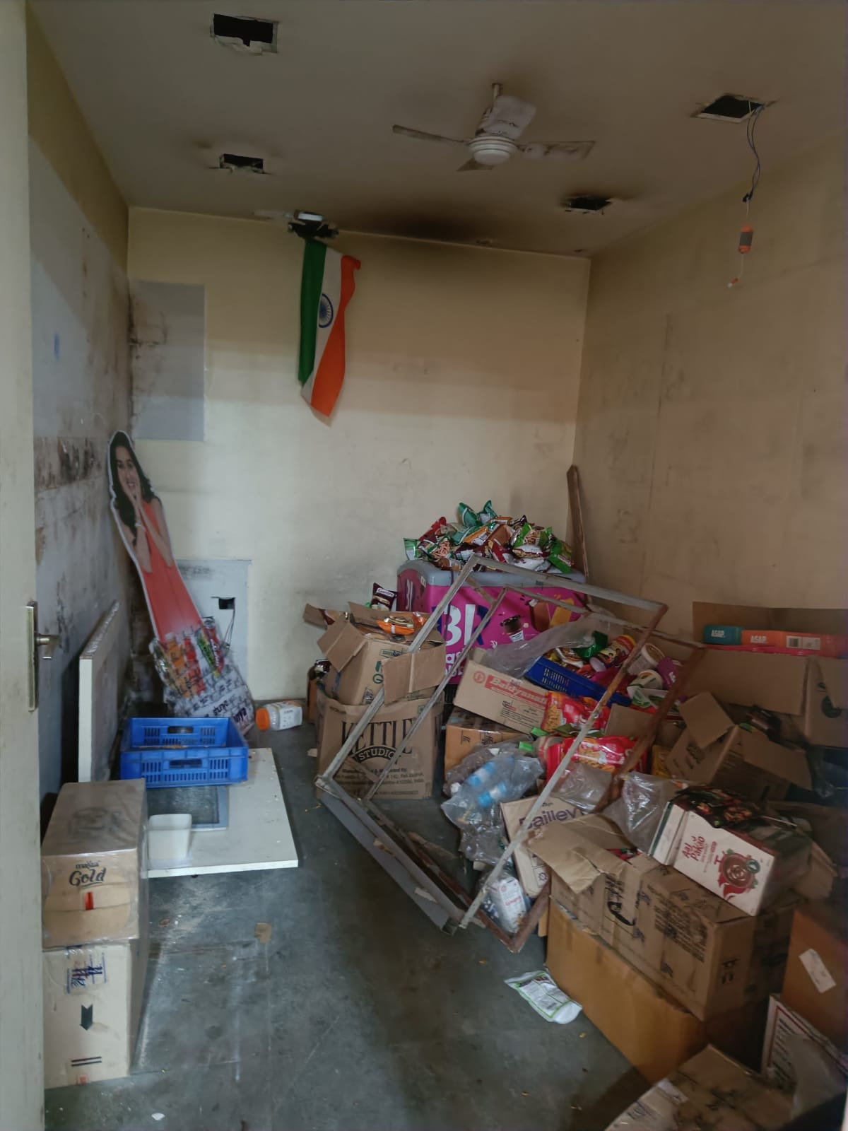 Showroom for Rent in North Avenue Road Mumbai