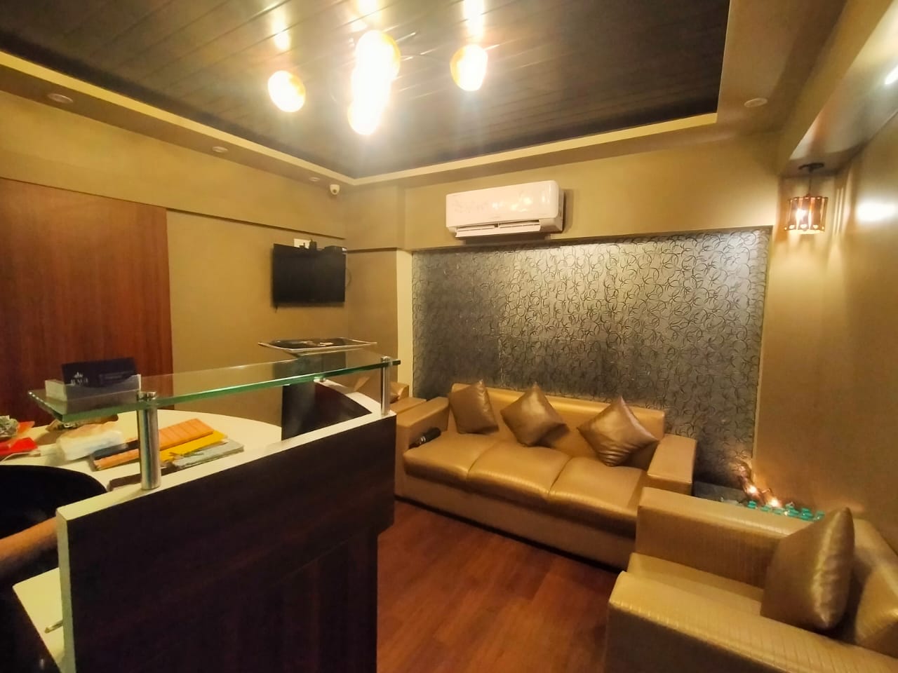 Office for Sale in Dadabhai Road Mumbai
