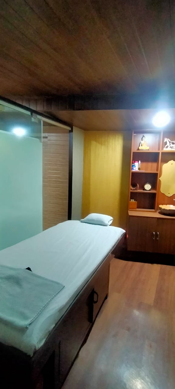 Office for Sale in Dadabhai Road Mumbai