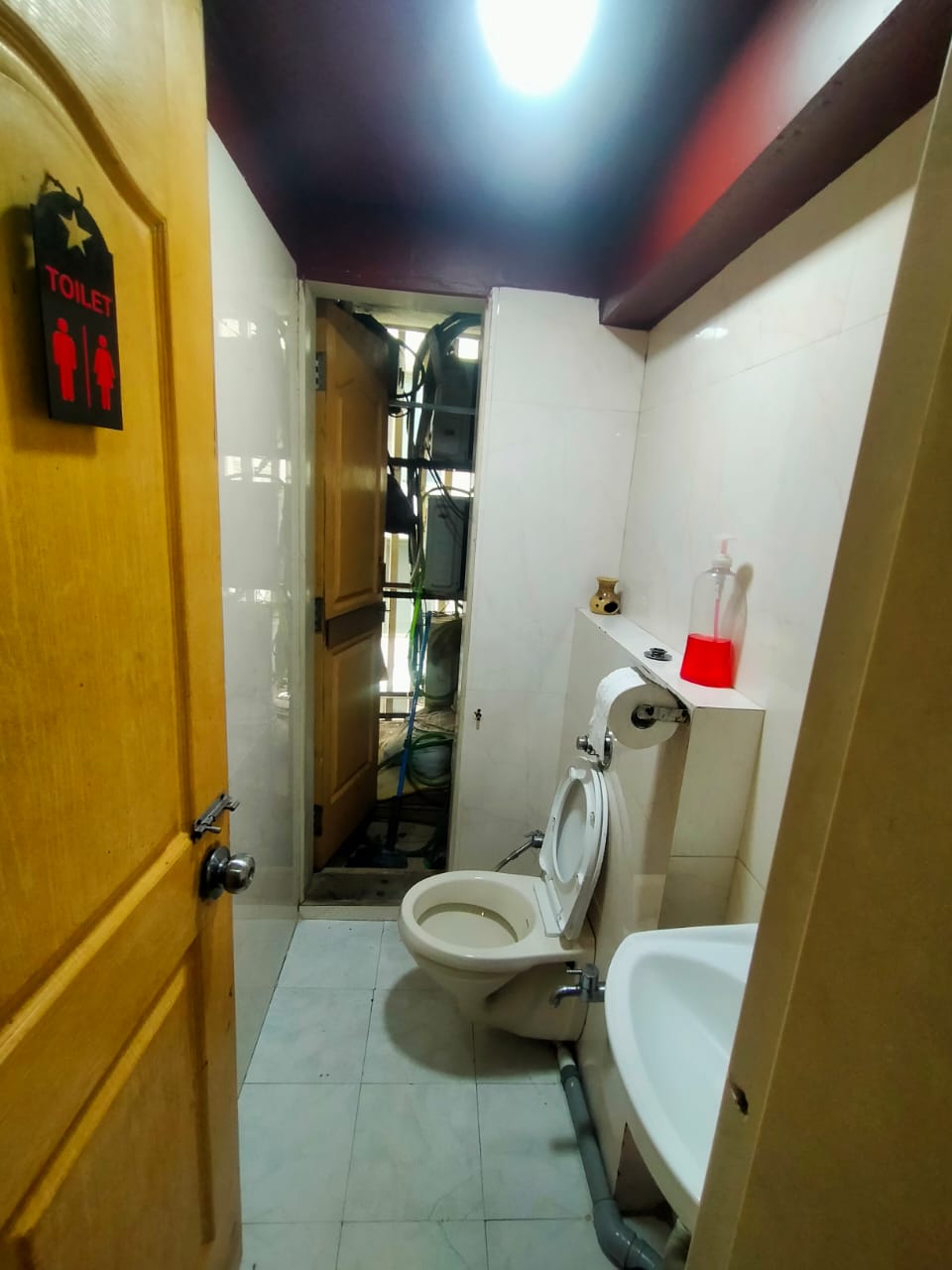 Office for Sale in Dadabhai Road Mumbai