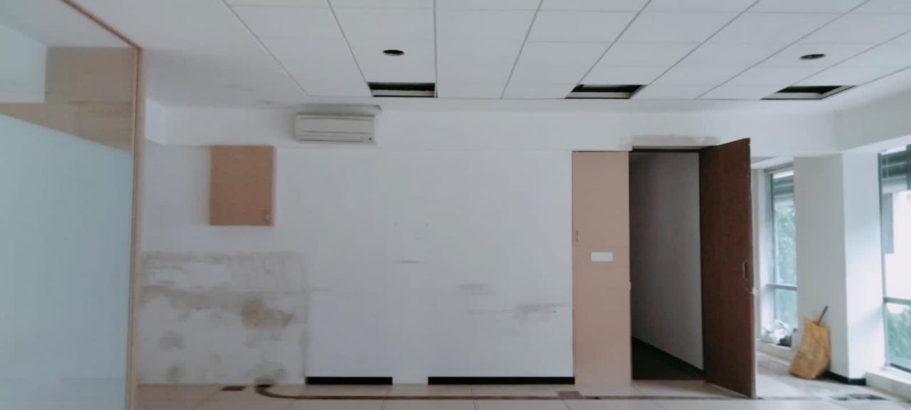 Office for Rent in Linking  Road Mumbai