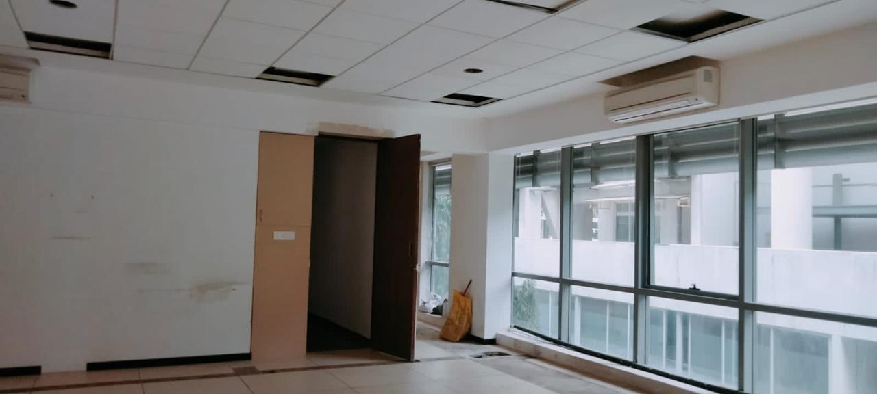 Office for Rent in Linking  Road Mumbai