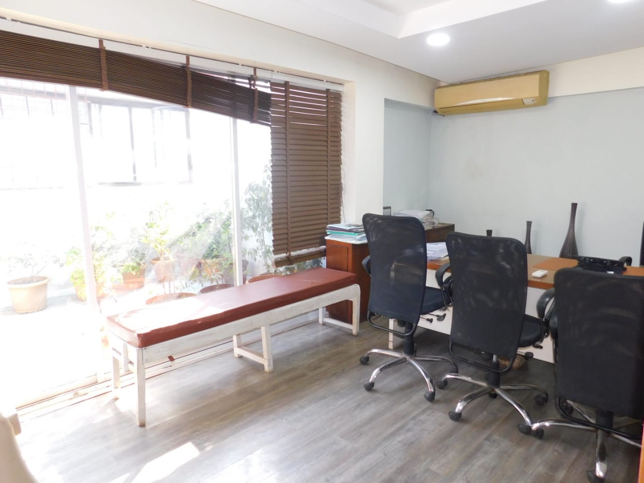Office for Sale in Santacruz West Mumbai