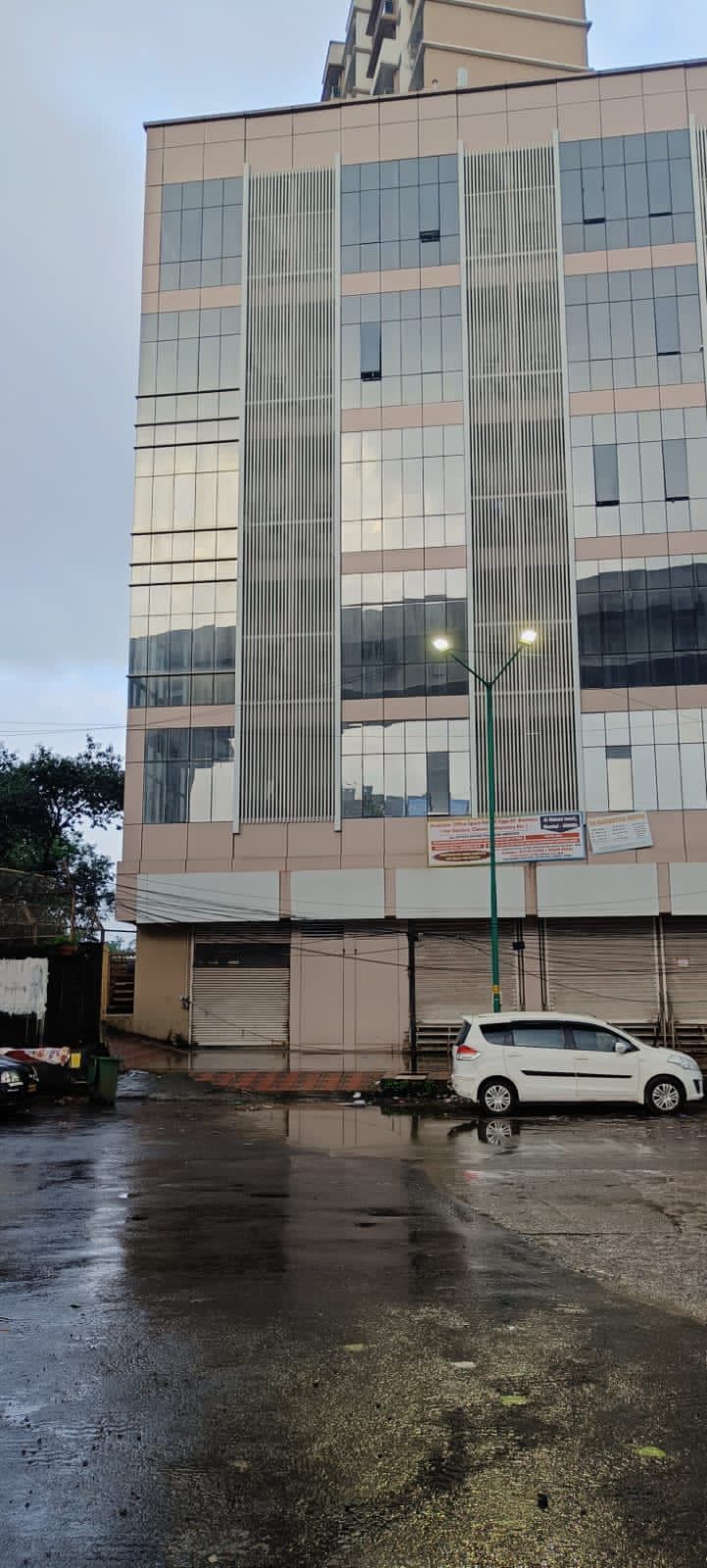 Shop for Rent in L B S Road Mumbai