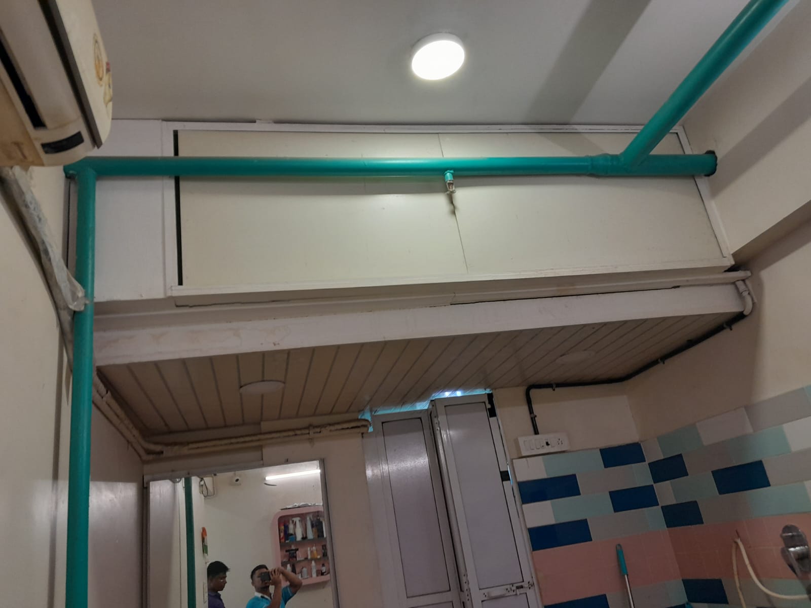 Shop for Rent in L J  Road Mumbai