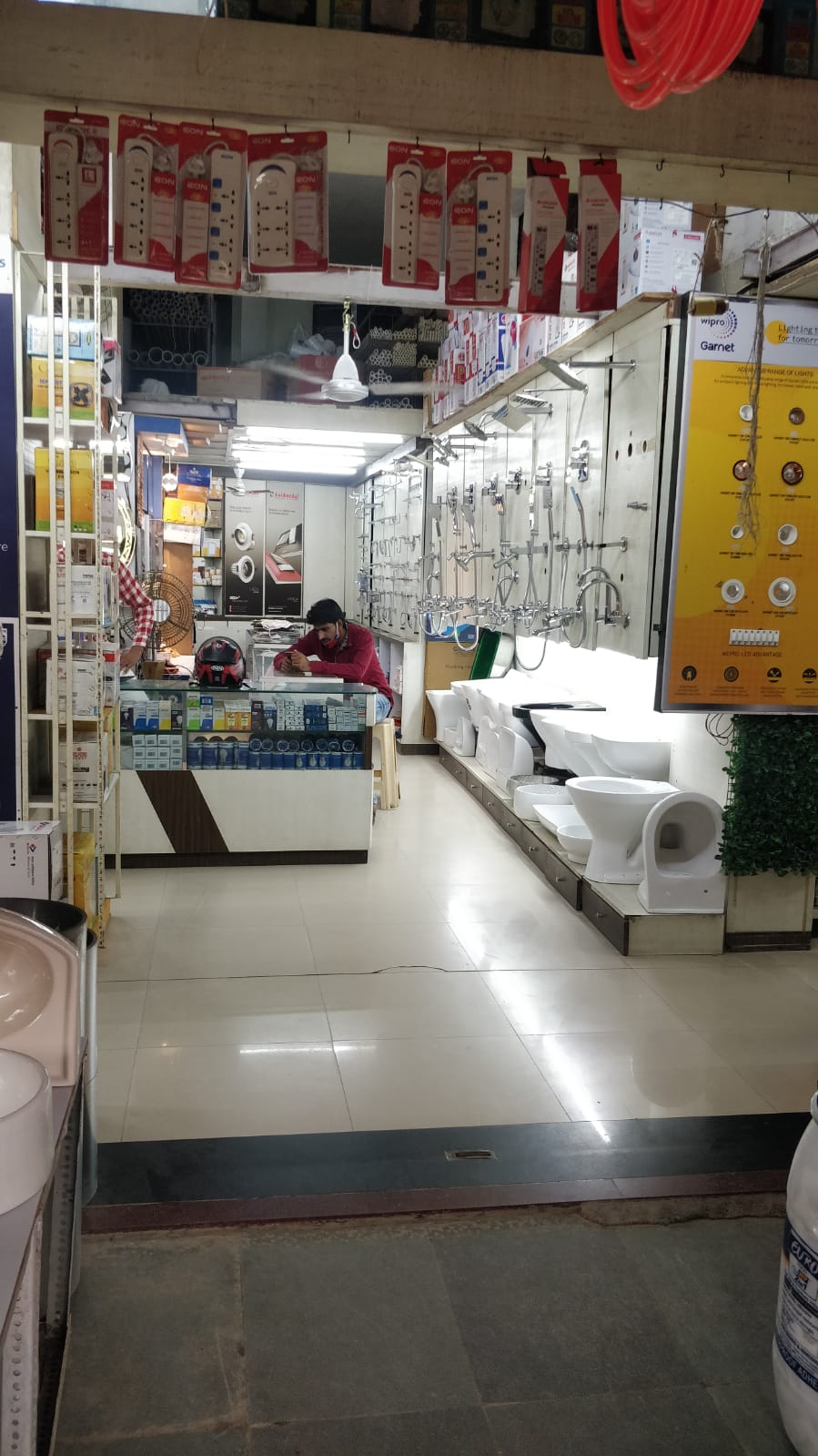 Showroom for Rent in Rto Road Mumbai