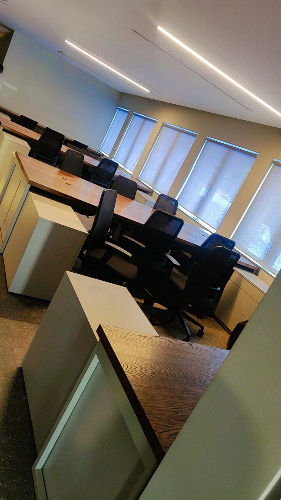 Office for Rent in Linking  Road Mumbai