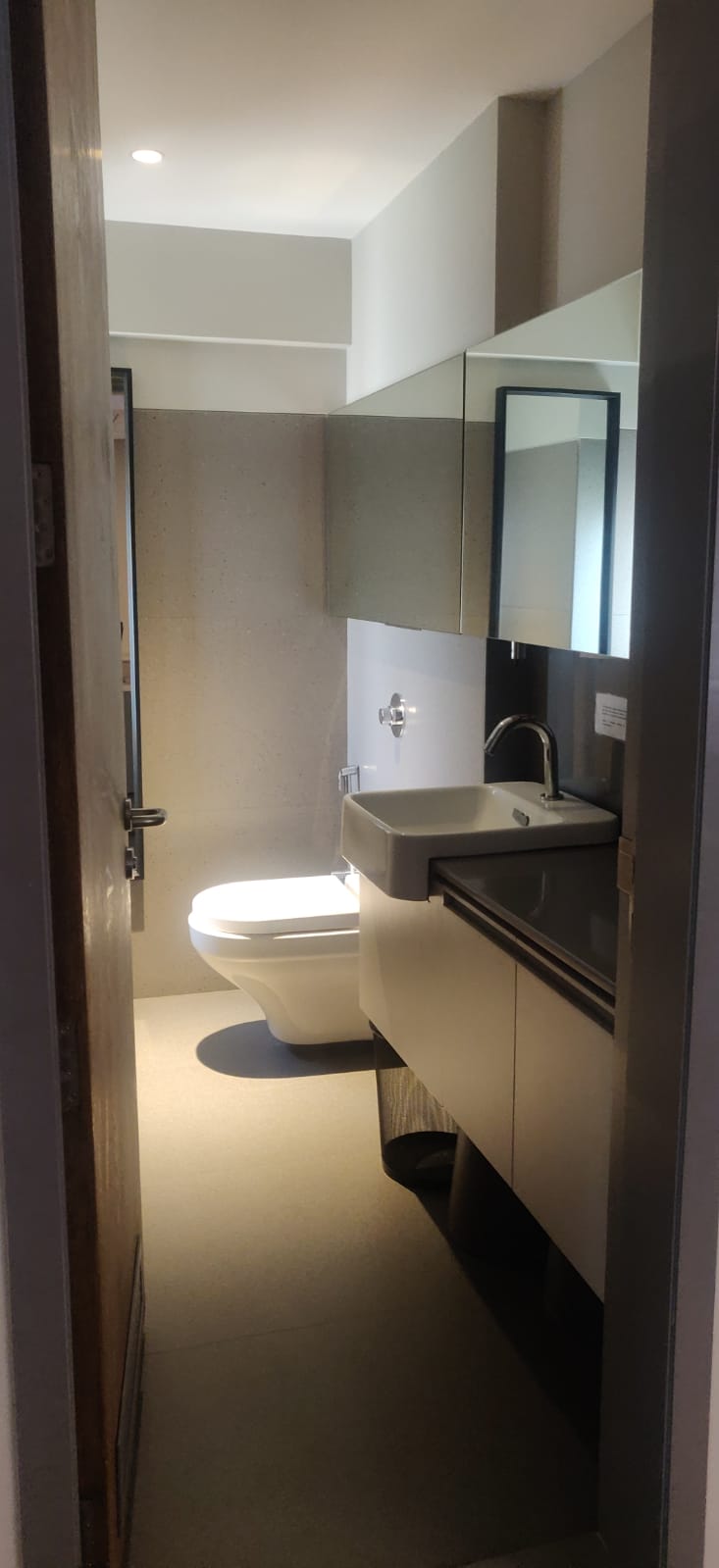 Office for Rent in Linking  Road Mumbai