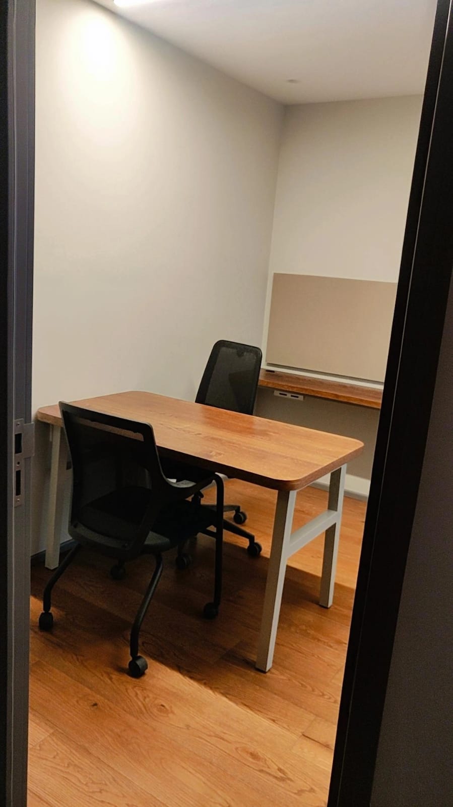 Office for Rent in Linking  Road Mumbai