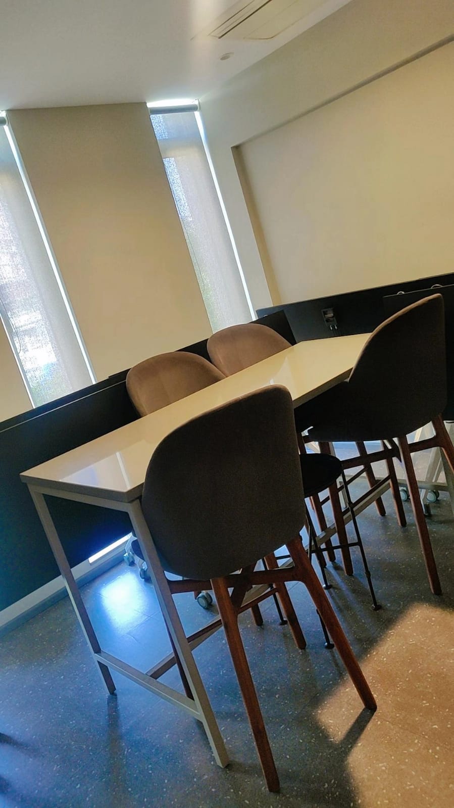 Office for Rent in Linking  Road Mumbai