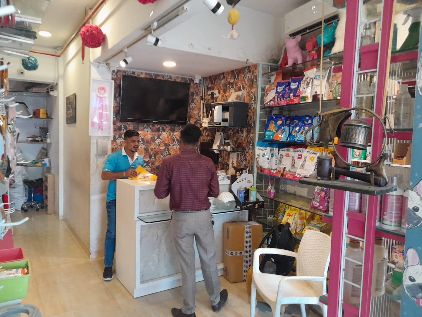 Shop for Sale in L J  Road Mumbai