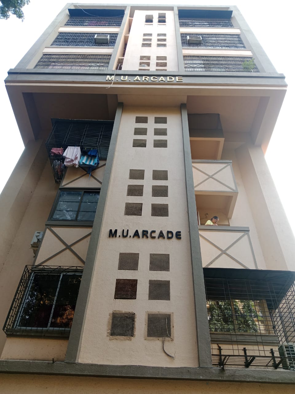 Showroom for Rent in Bapista Rd Mumbai