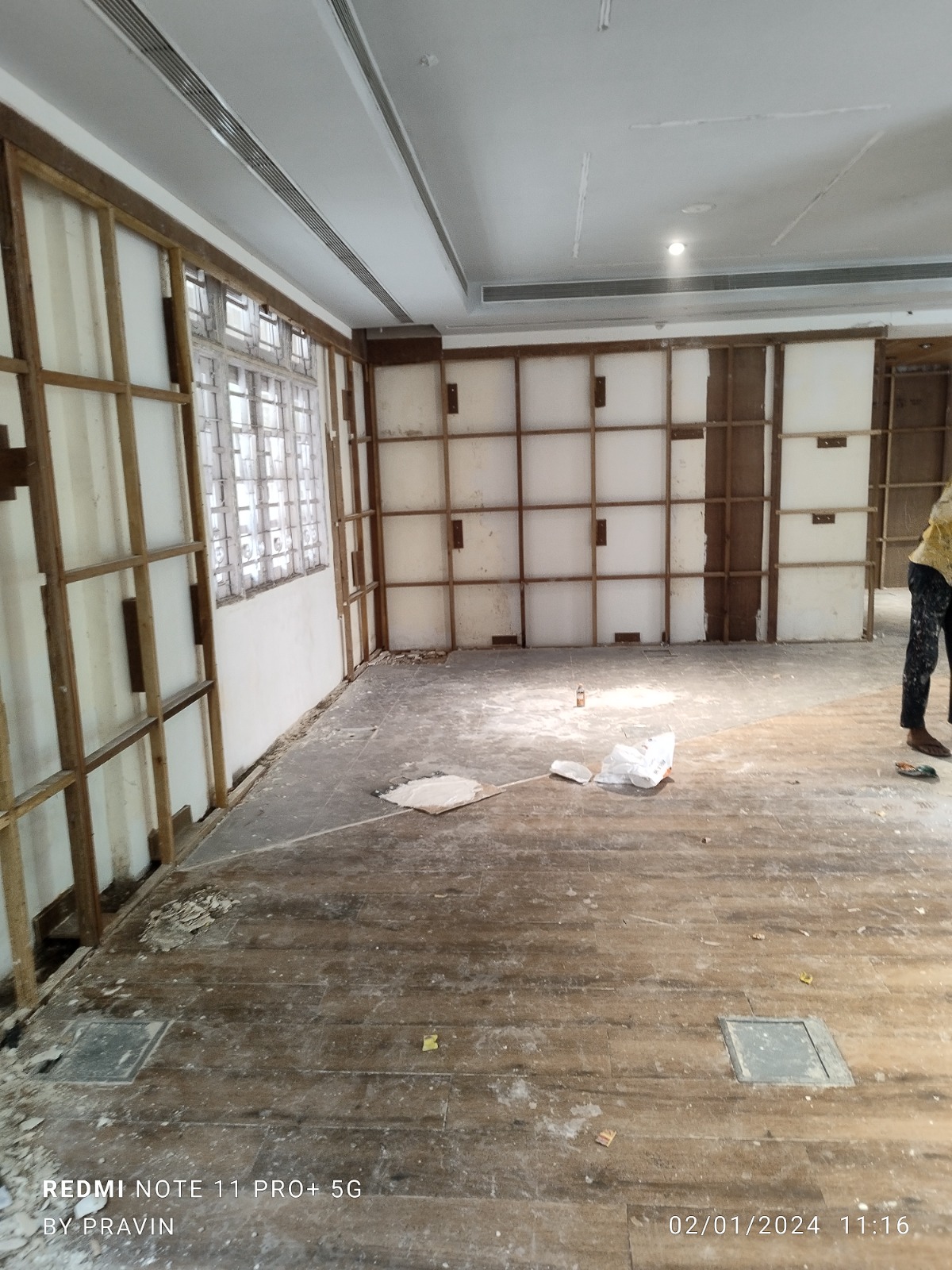 Showroom for Rent in Dinshaw Vaccha Road Mumbai