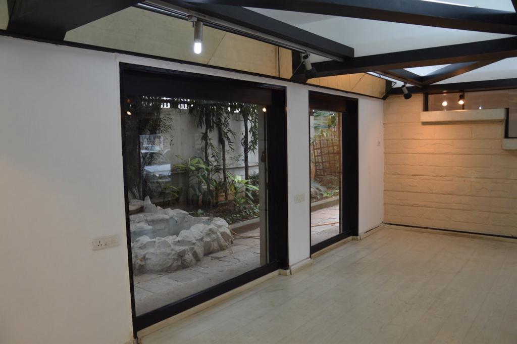 Commercial Building for Sale in S V Road Mumbai
