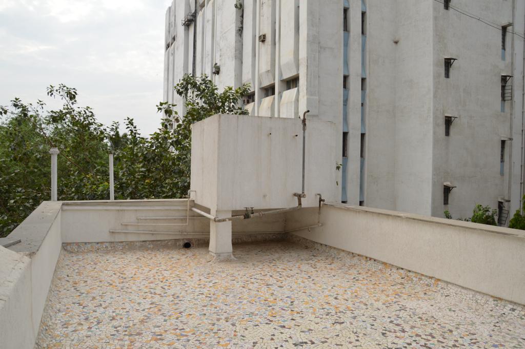 Commercial Building for Sale in S V Road Mumbai