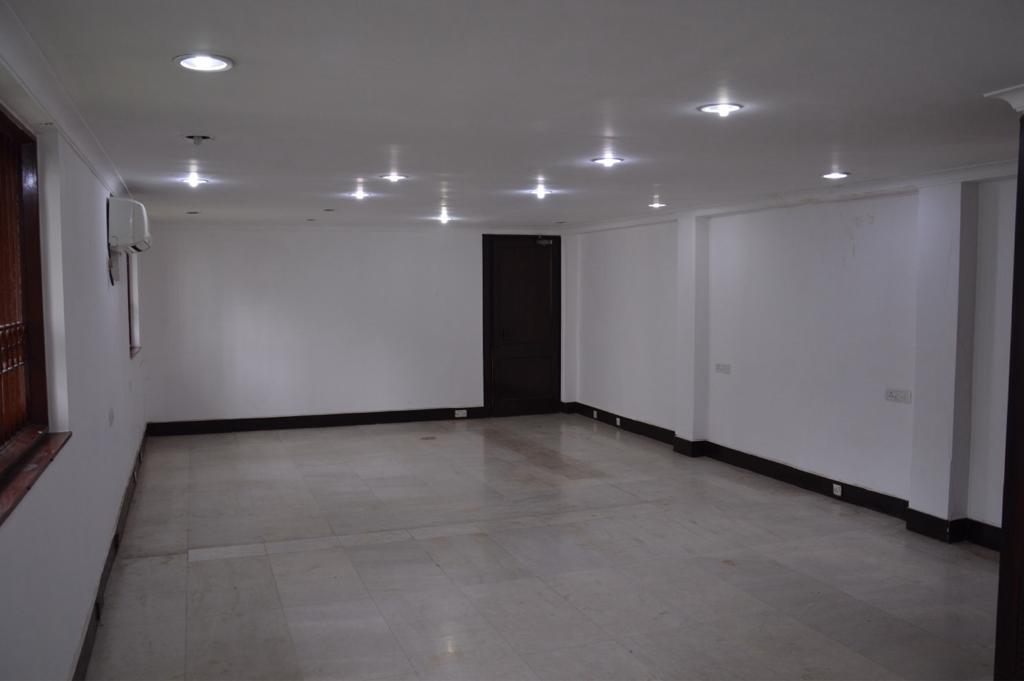 Commercial Building for Sale in S V Road Mumbai