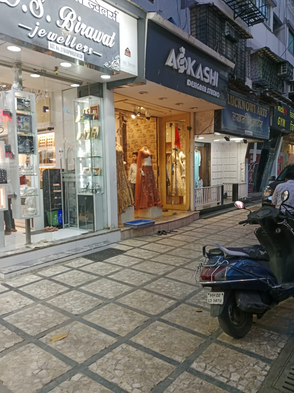 Showroom for Rent in Station Road Mumbai