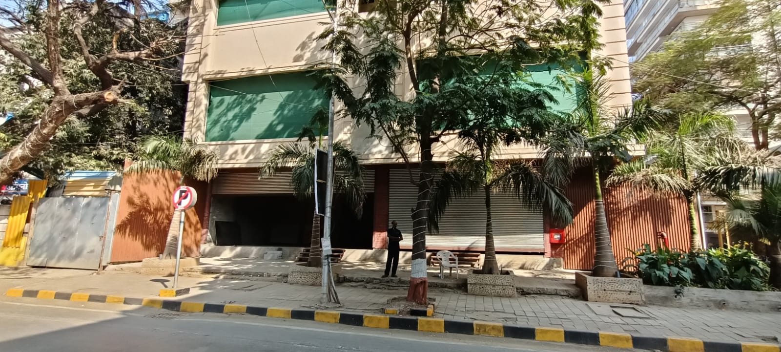 Showroom for Rent in S V Road Mumbai