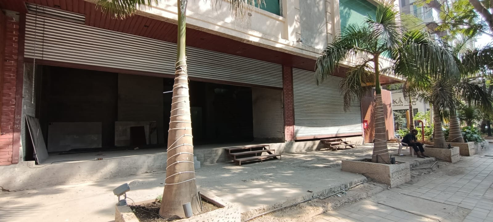 Showroom for Rent in S V Road Mumbai