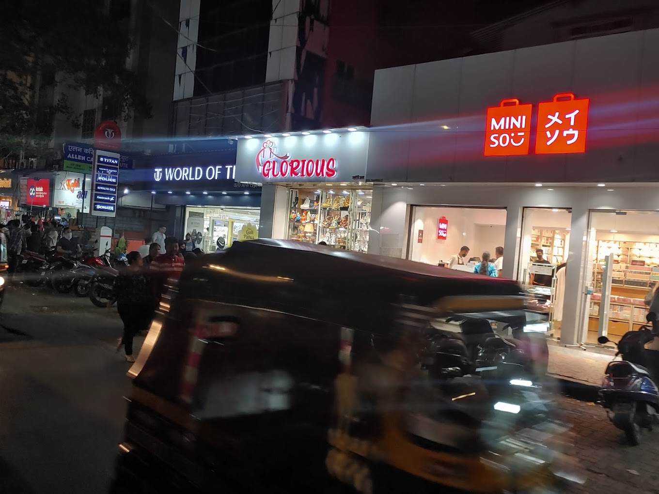 Showroom for Rent in L T Road Mumbai