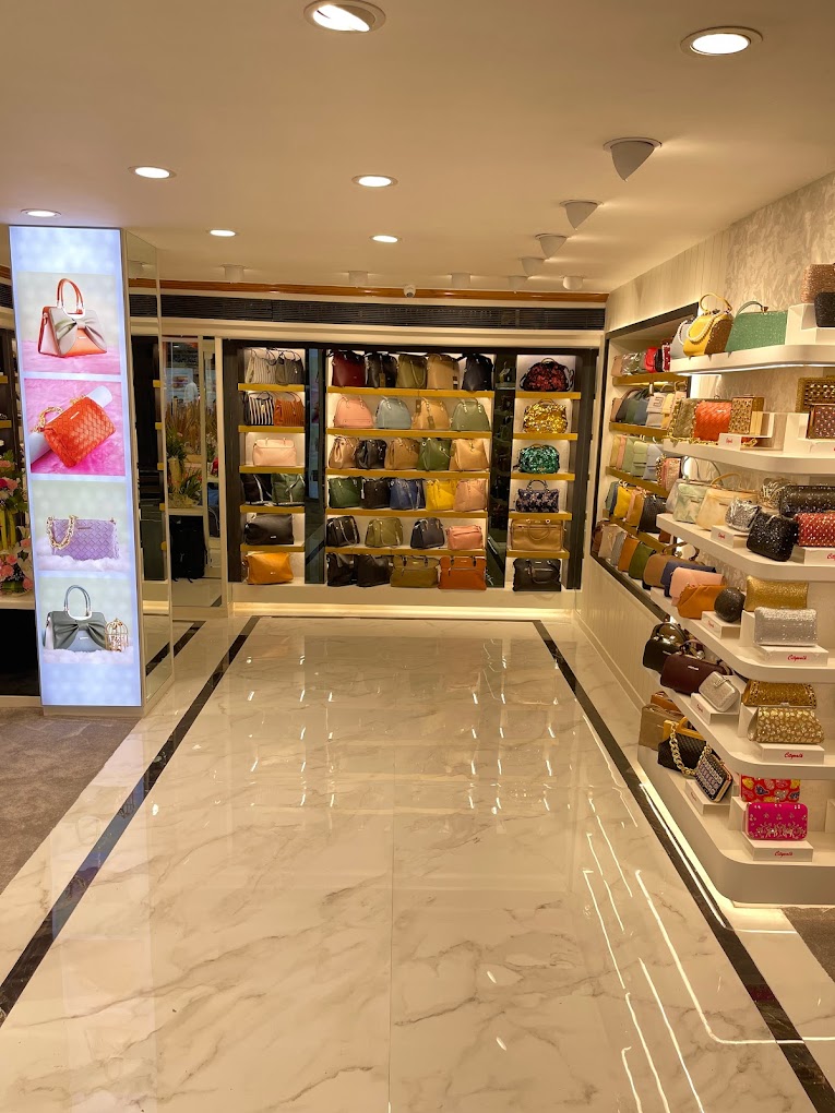 Showroom for Rent in Khar West Mumbai
