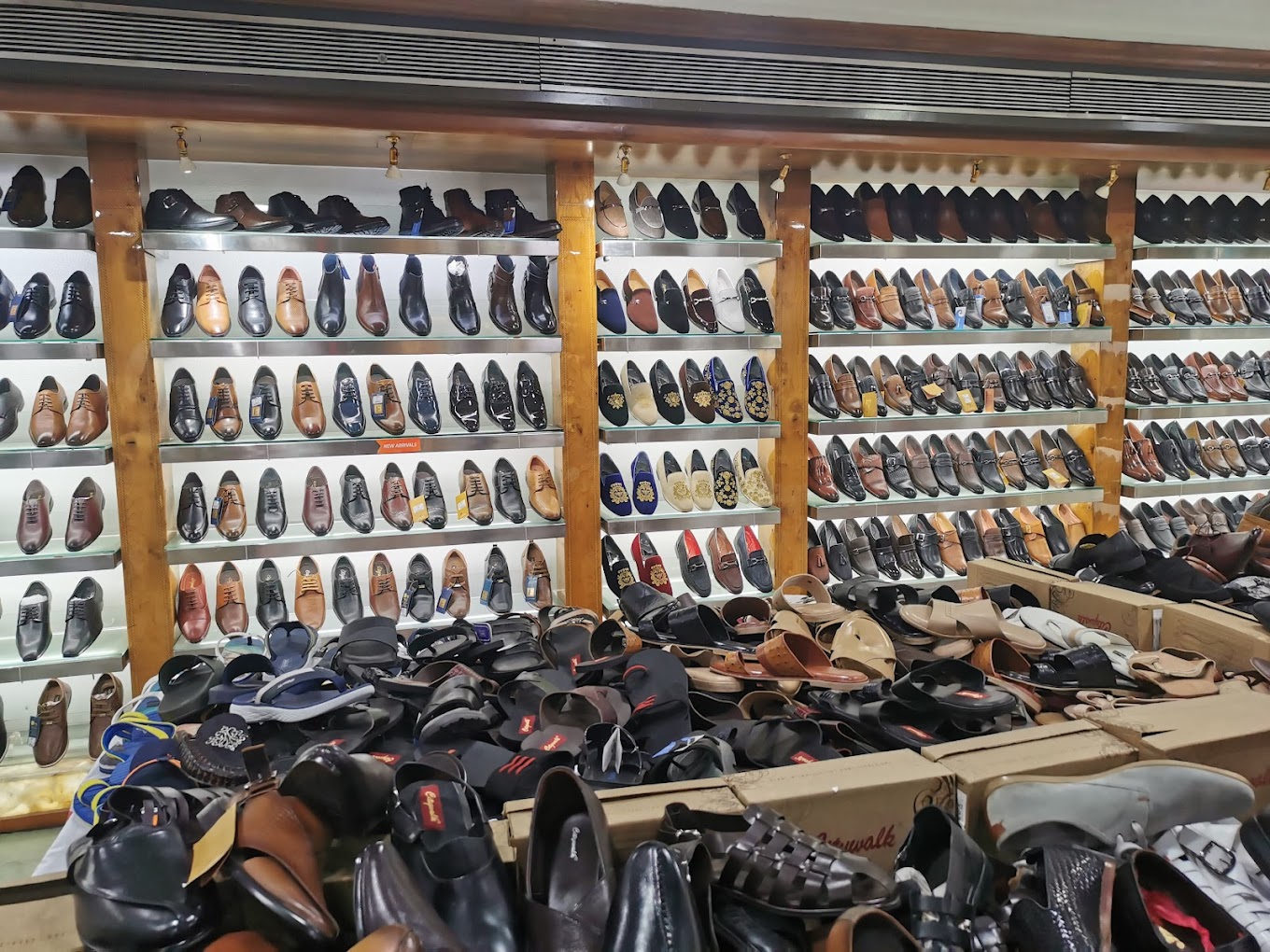 Showroom for Rent in Khar West Mumbai