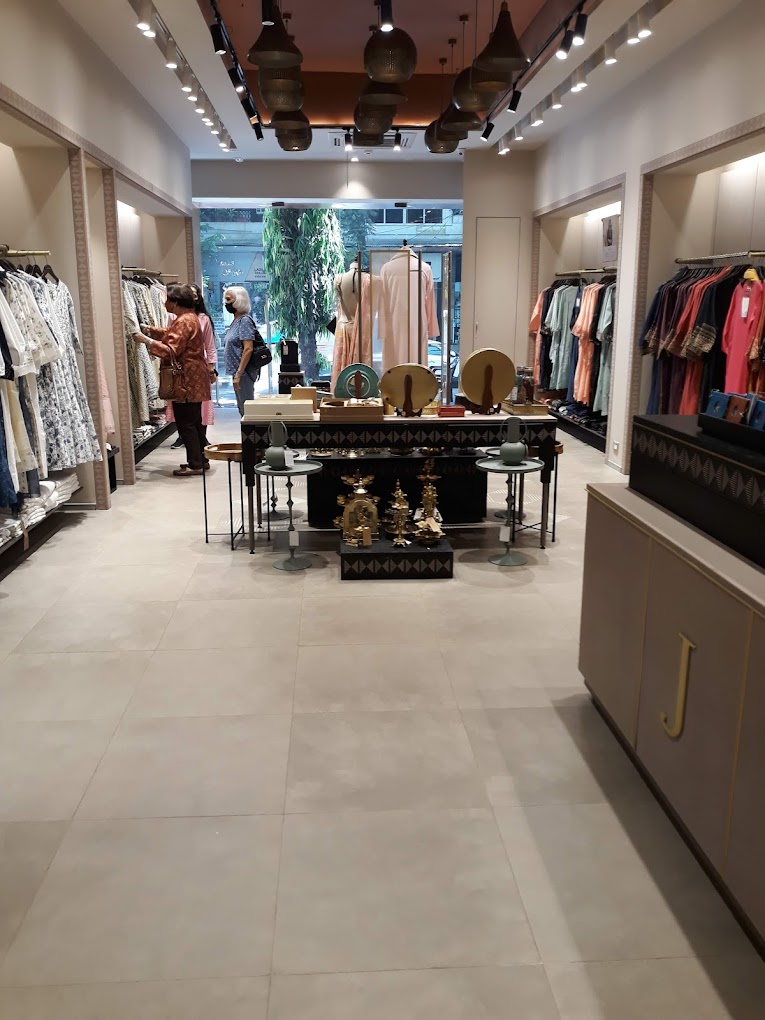 Showroom for Rent in Bandra West Mumbai
