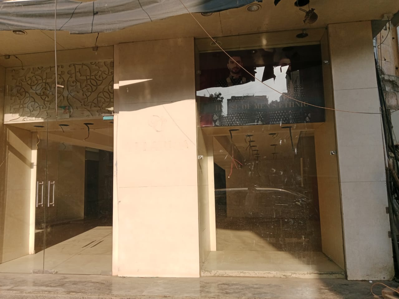 Showroom for Rent in Santacruz West Mumbai