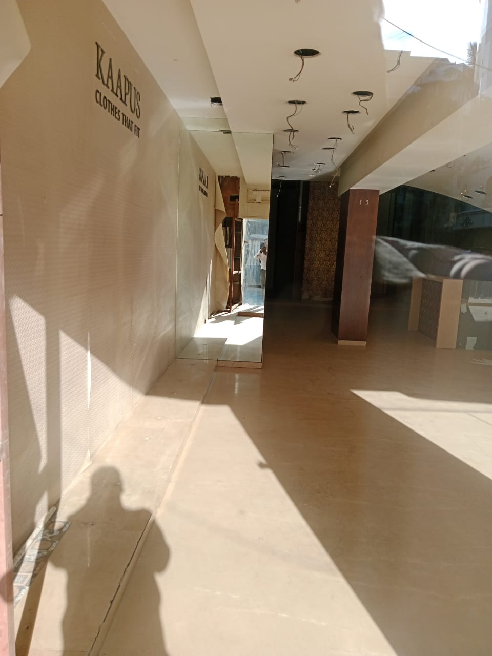 Showroom for Rent in Santacruz West Mumbai